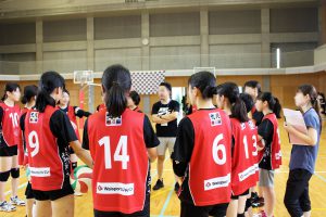 管理職、スポーツに学ぶ「組織運営」：日本経済新聞